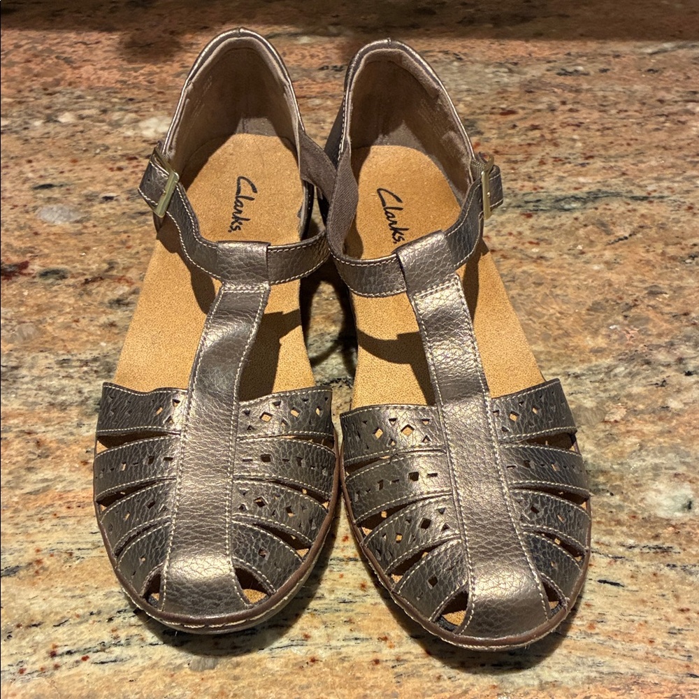 Clarks Women's Pewter T-Strap Sandals
